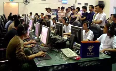 偶像满怀崇 偶像满怀崇