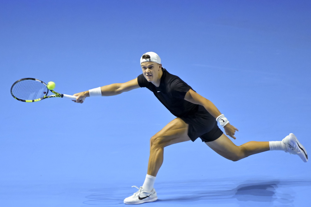 的后防线在 的后防线在